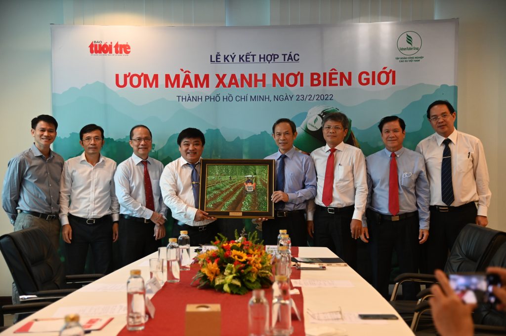 VRG ký kết hợp tác với Báo Tuổi Trẻ